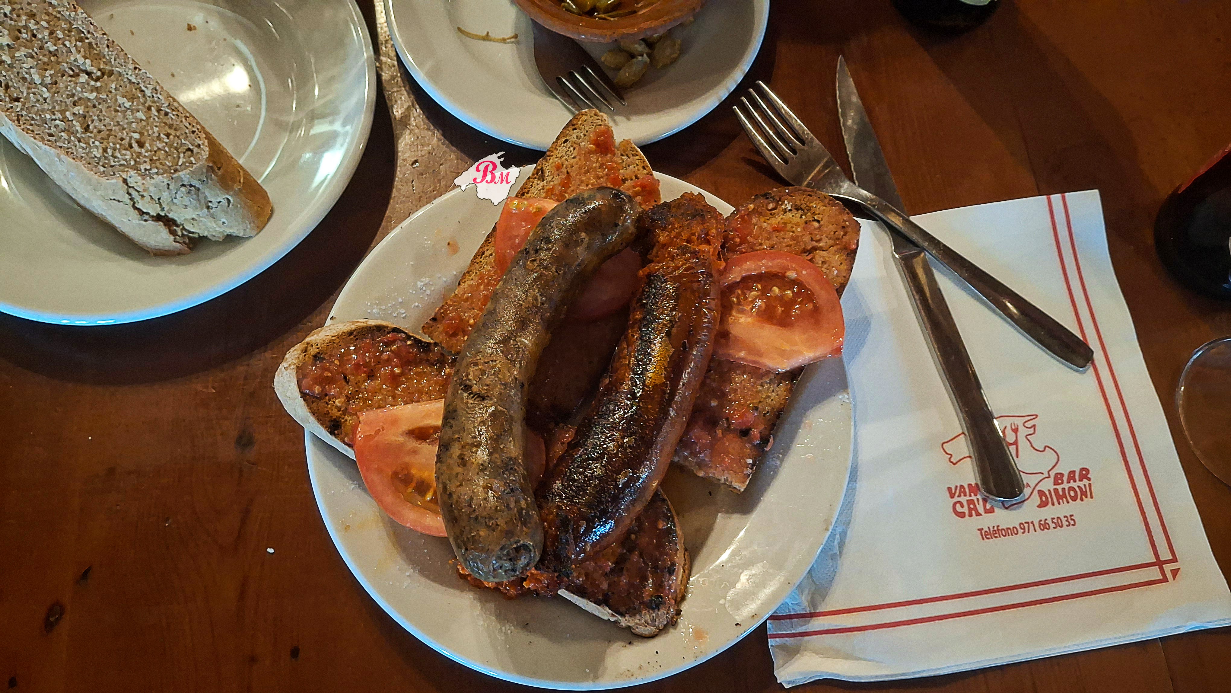Excelente merienda junto a las brasas en Cal Dimoni