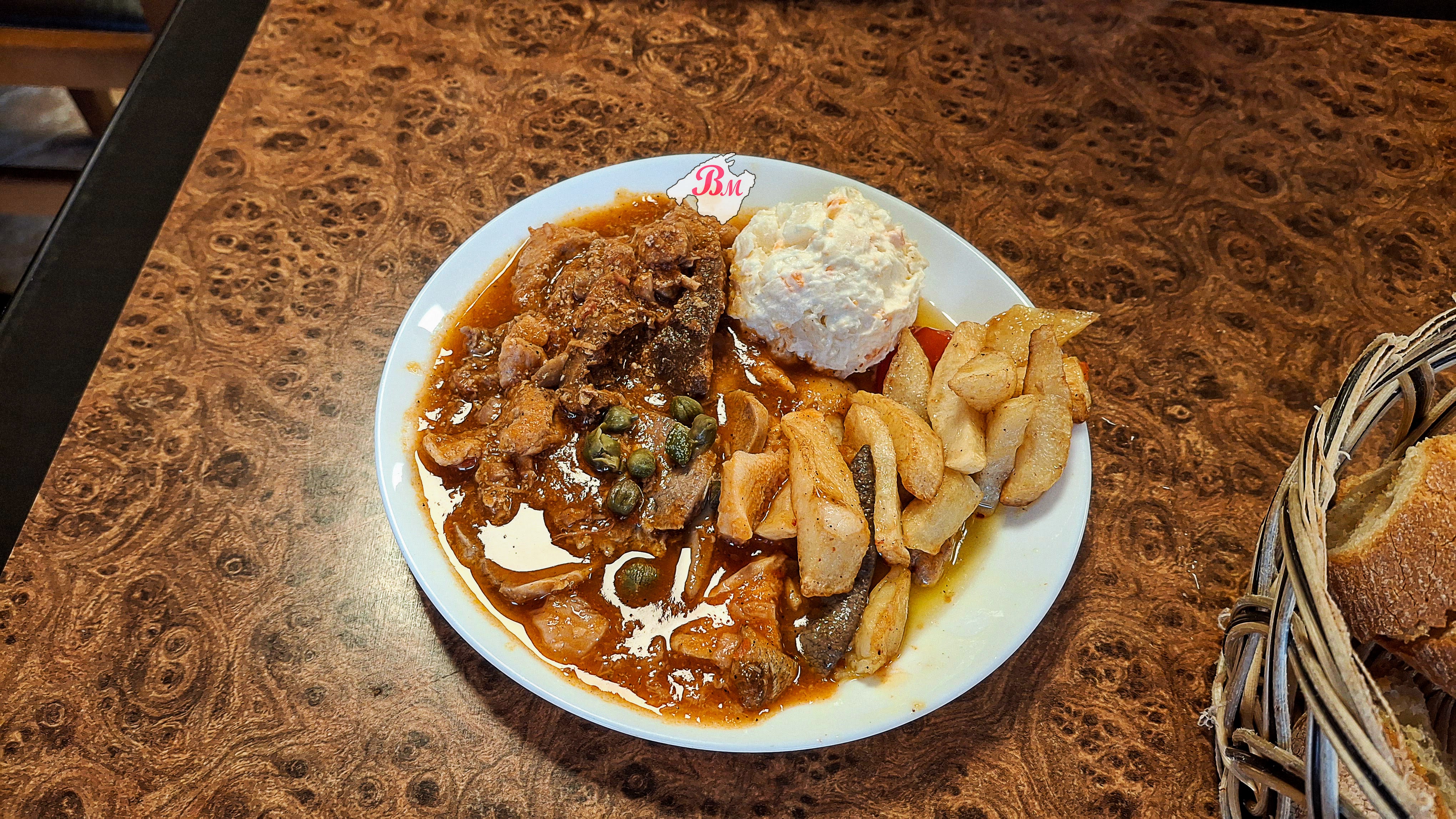 Excelente merienda casera en Sa Poble