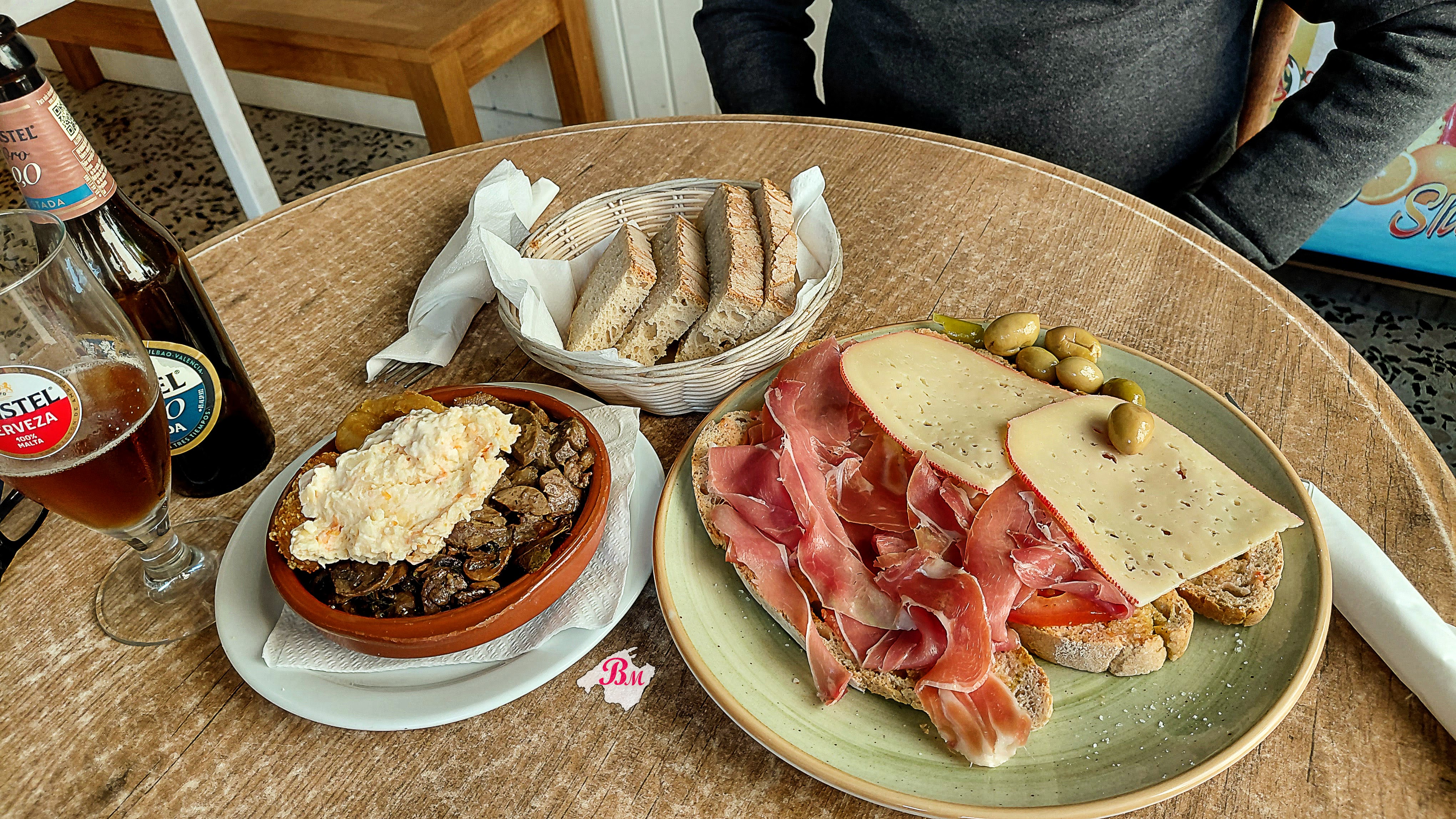 Buena cocina casera y buen pan en s'Olimpic