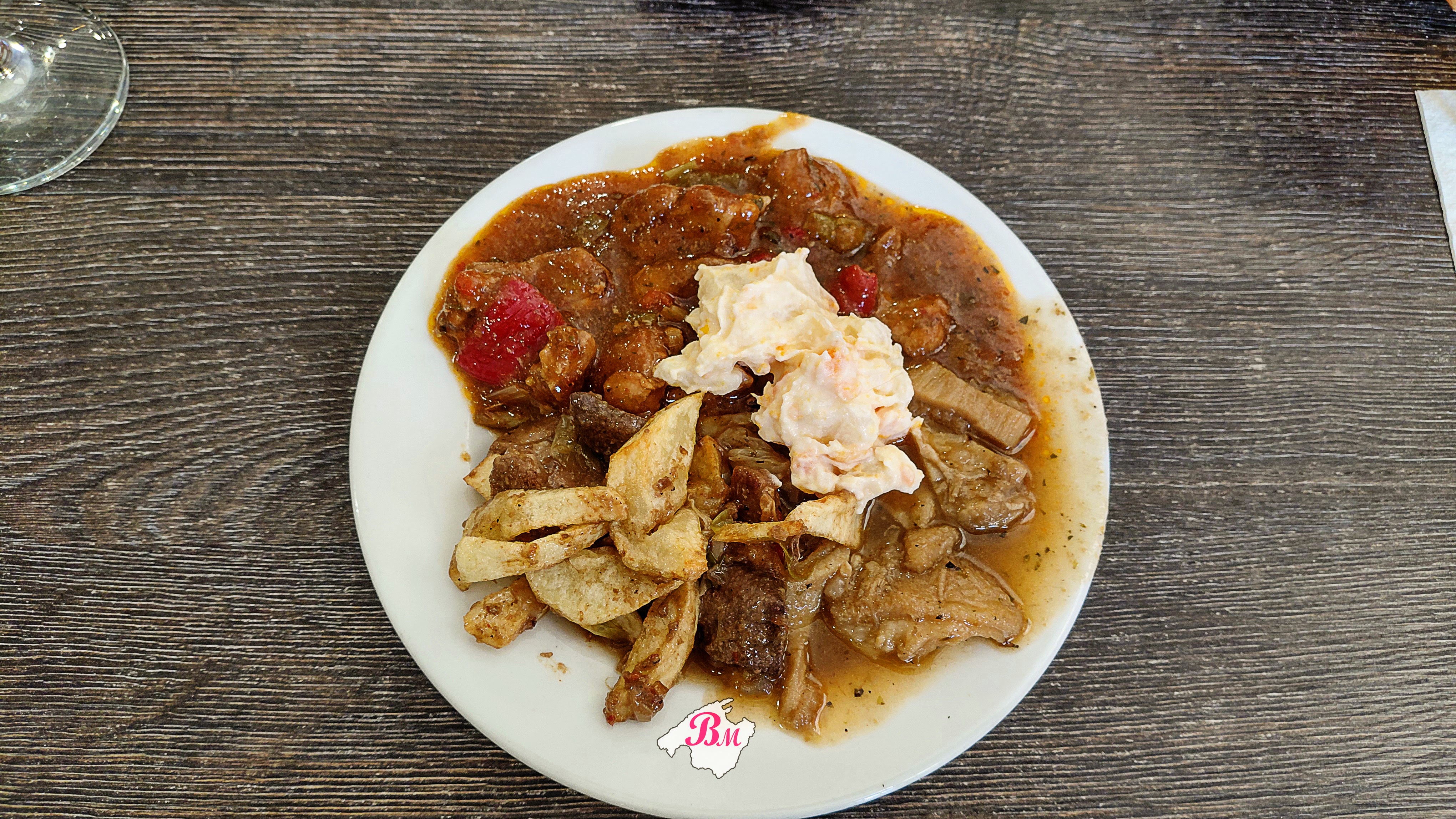 Degustamos un llonguet de variat en el bar Mel de Bea