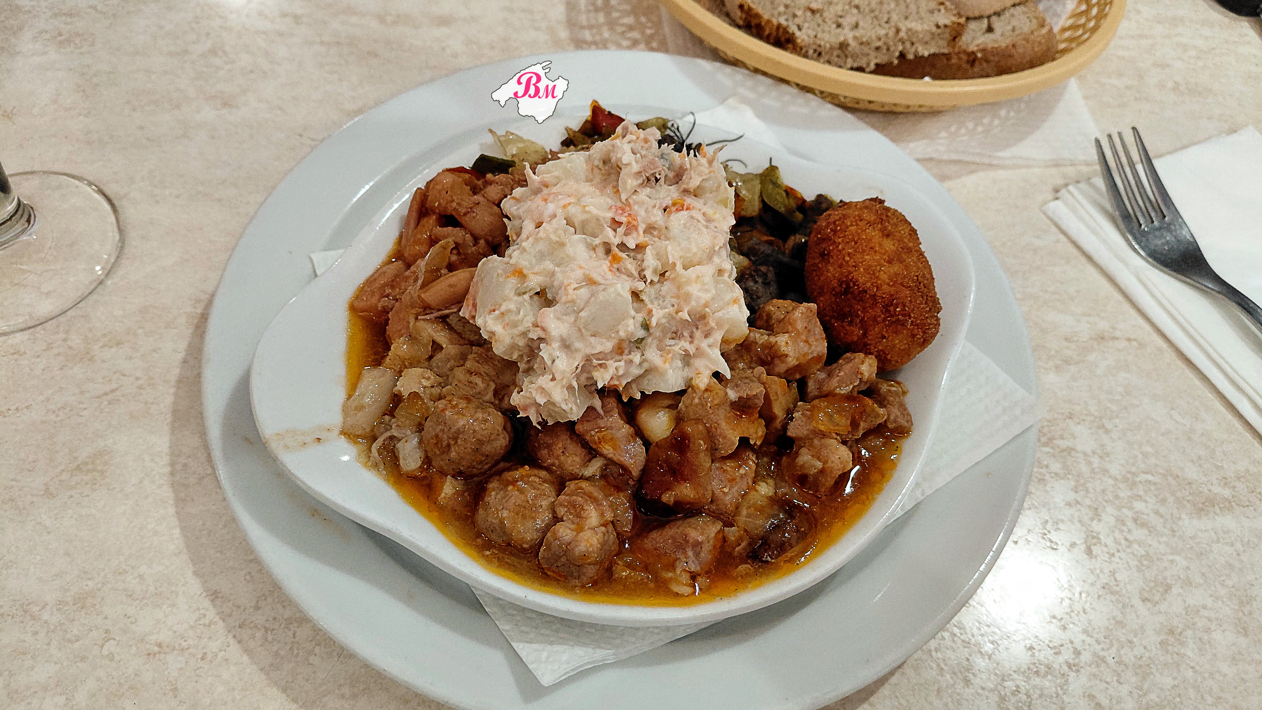 Disfrutamos de una buena merienda en Consell